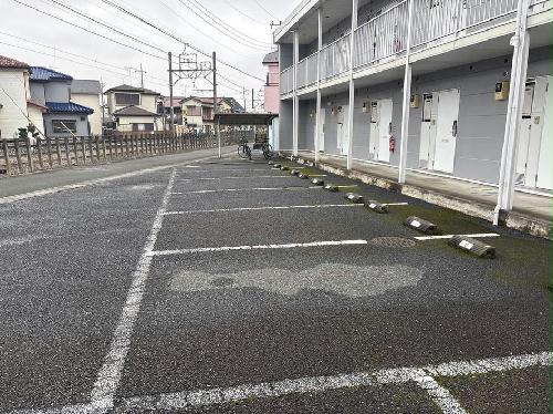 13/14 駐車場