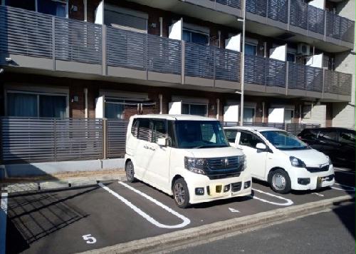 14/14 駐車場
