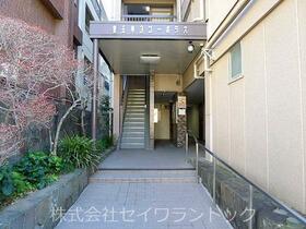 16/16 エントランス