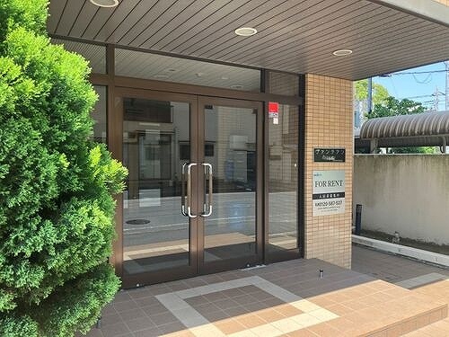 13/13 エントランス