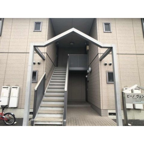 22/23 エントランス