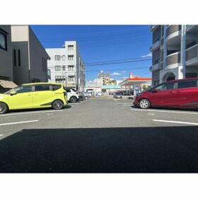 14/14 駐車場