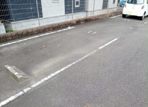 14/14 駐車場