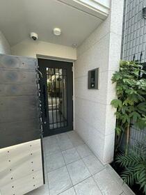 16/16 エントランス