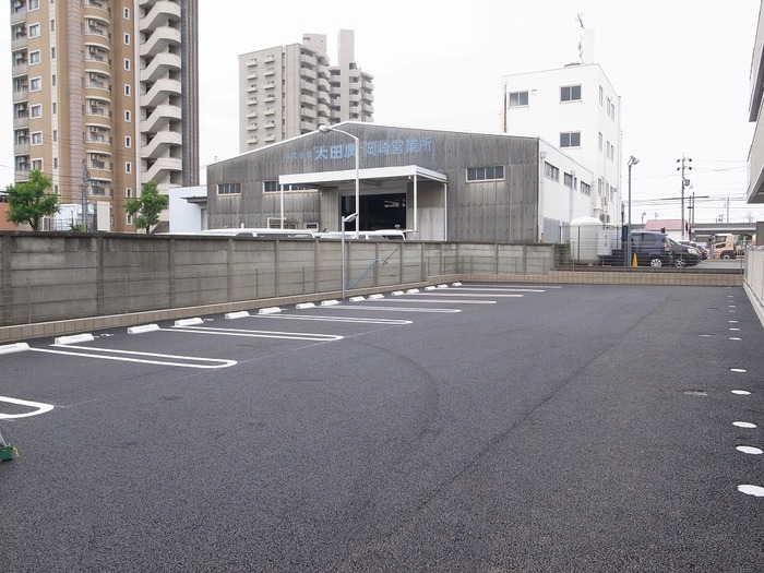 17/17 駐車場