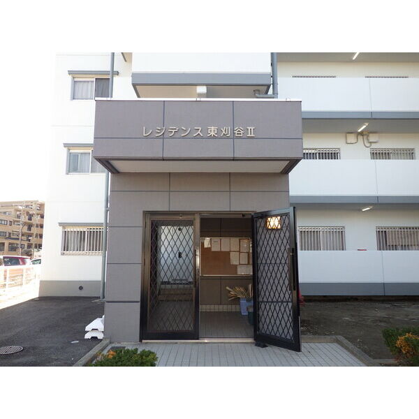 16/19 エントランス