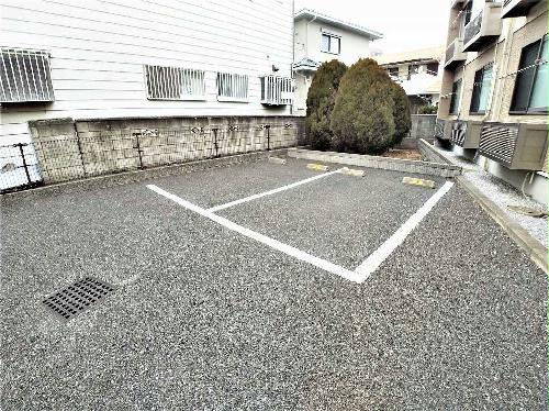 2/2 駐車場
