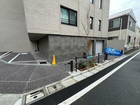 16/16 駐車場