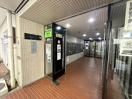 15/15 エントランス