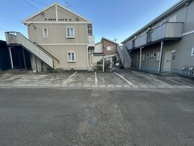 13/13 駐車場