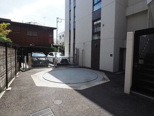 22/22 駐車場