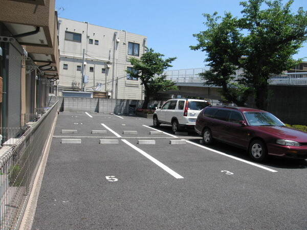2/2 駐車場