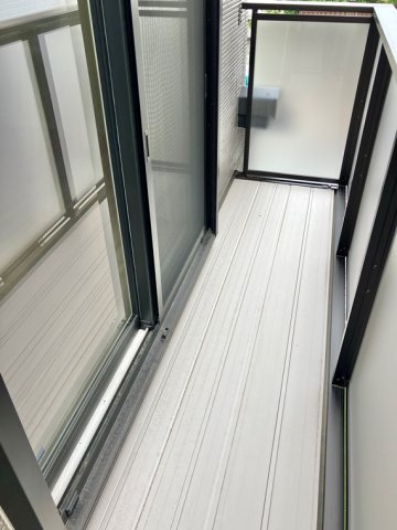 13/18 バルコニー