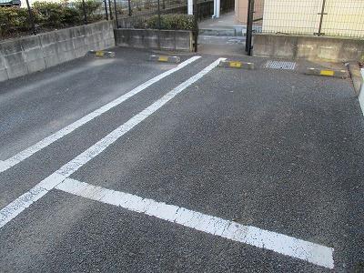 14/14 駐車場
