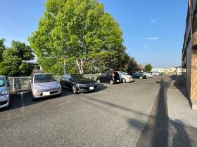 16/16 駐車場