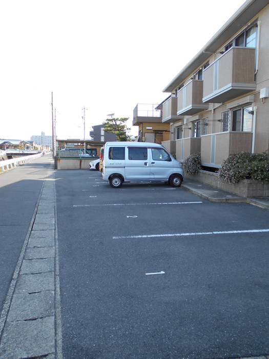 16/25 駐車場