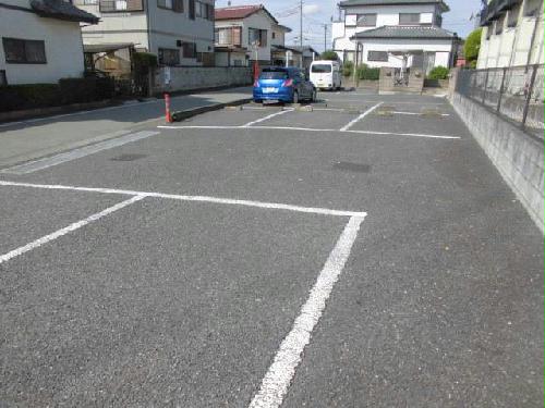 14/14 駐車場