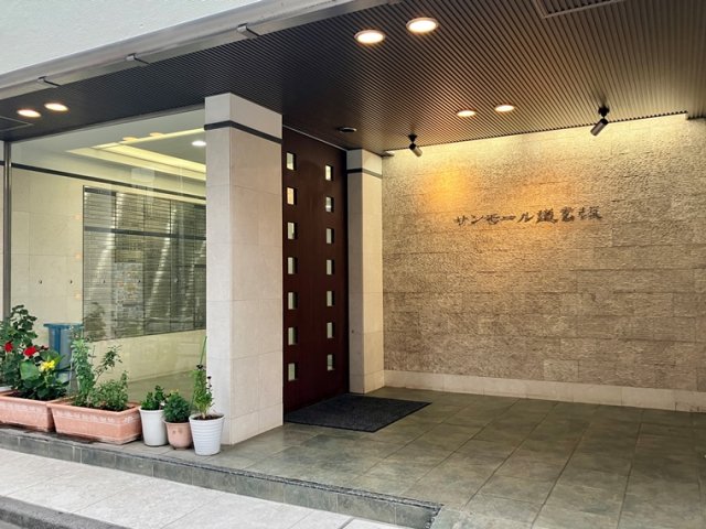 16/16 エントランス