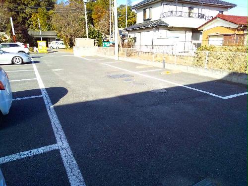 14/14 駐車場