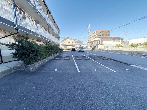 13/15 駐車場