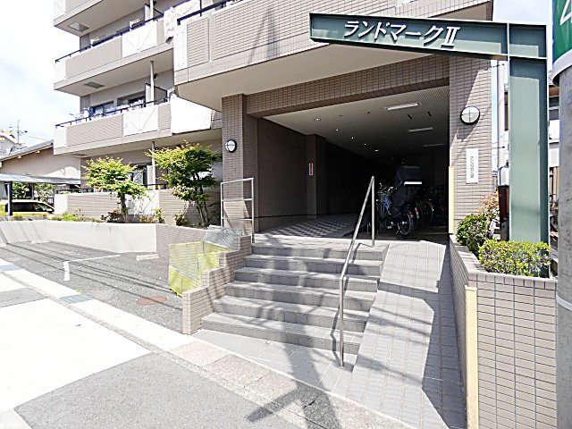 2/2 エントランス