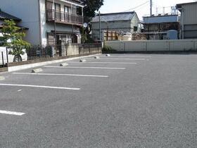 16/16 駐車場