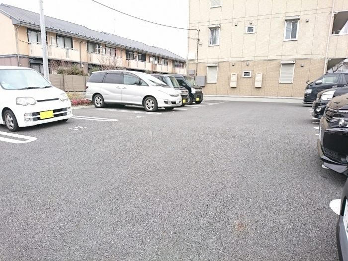3/3 駐車場