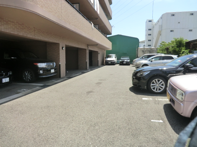 16/19 駐車場