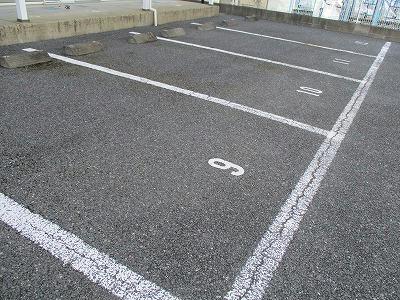 14/14 駐車場