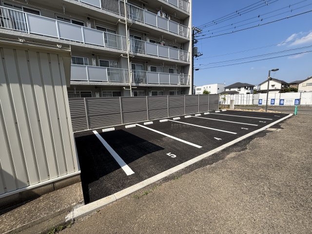 23/23 駐車場