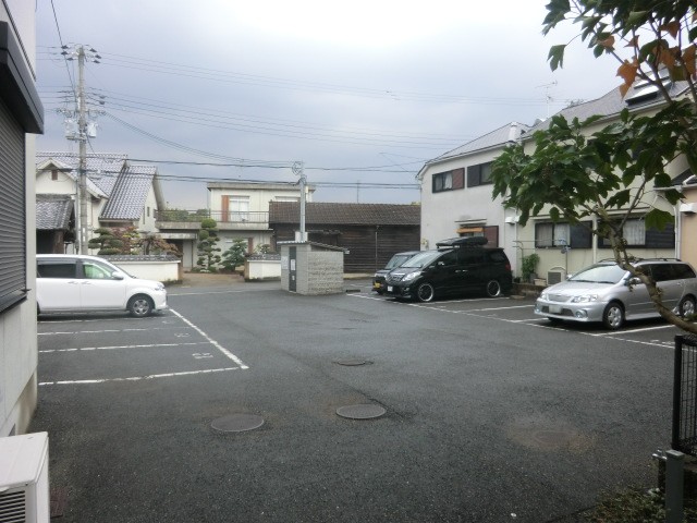14/15 駐車場