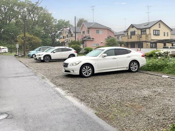 16/16 駐車場