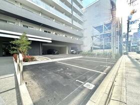 16/16 駐車場