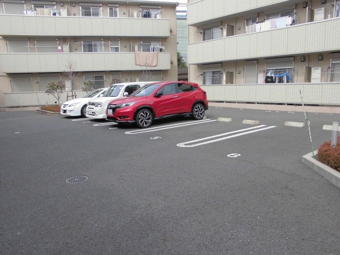 3/3 駐車場