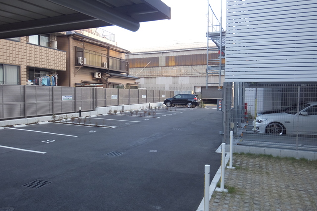 3/3 駐車場