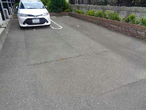 14/14 駐車場