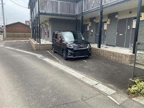 13/14 駐車場
