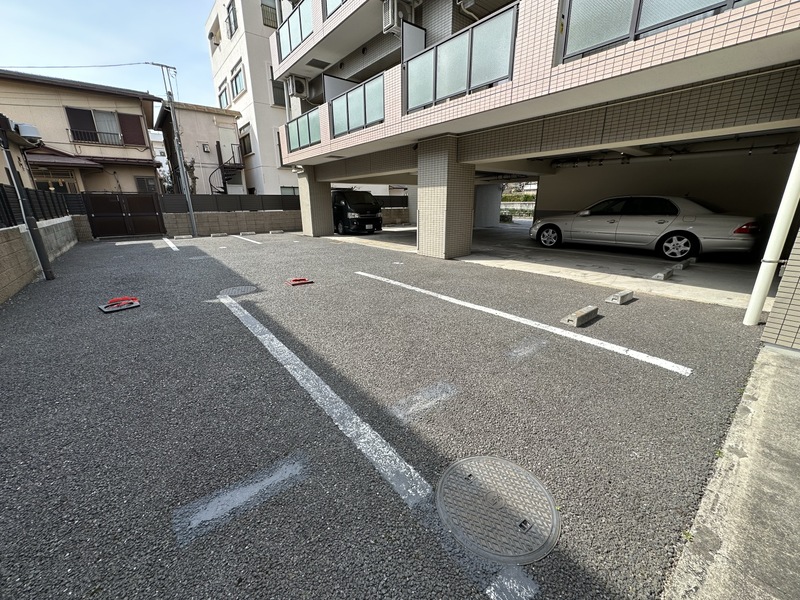 15/15 駐車場