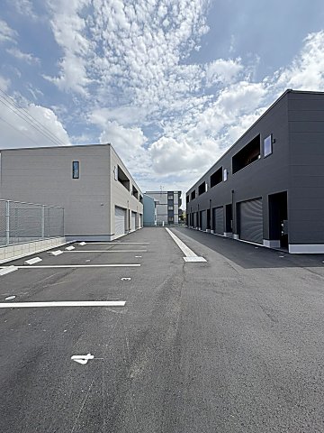 22/27 駐車場
