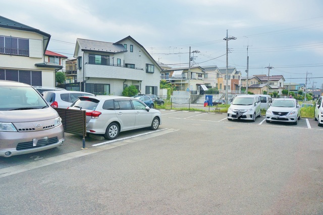 25/25 駐車場
