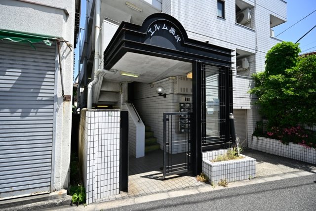 15/17 エントランス