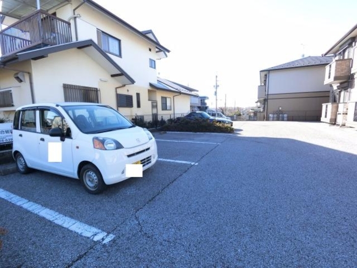20/28 駐車場