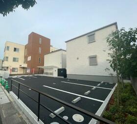 16/16 駐車場