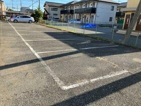 13/13 駐車場