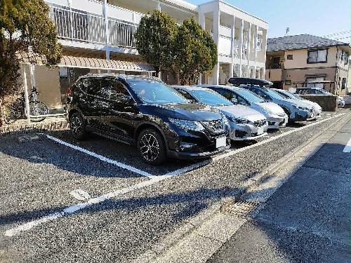14/14 駐車場