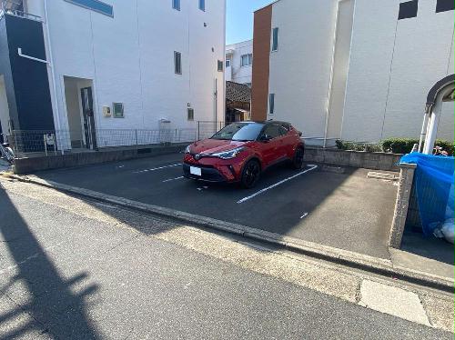 14/14 駐車場