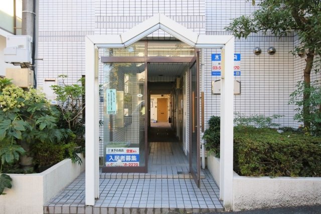 2/4 エントランス