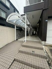 16/16 エントランス