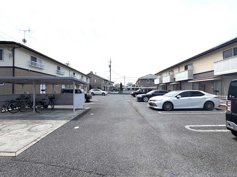 24/24 駐車場