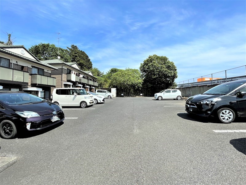 28/28 駐車場